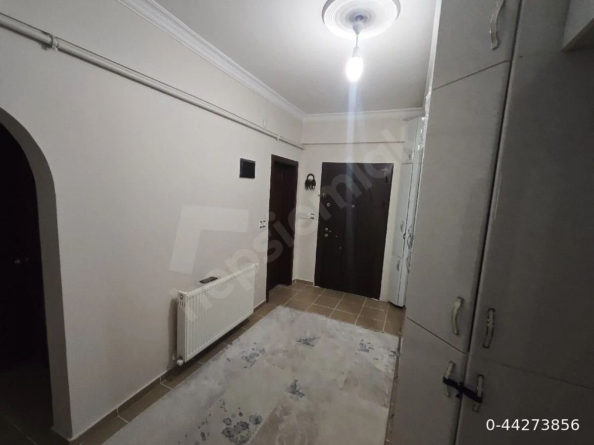 DEVELİ POLAT GAYRİMENKUL-BAHÇELİEVLER MAH. SATILIK BAKIMLI ARA KAT DAİRE