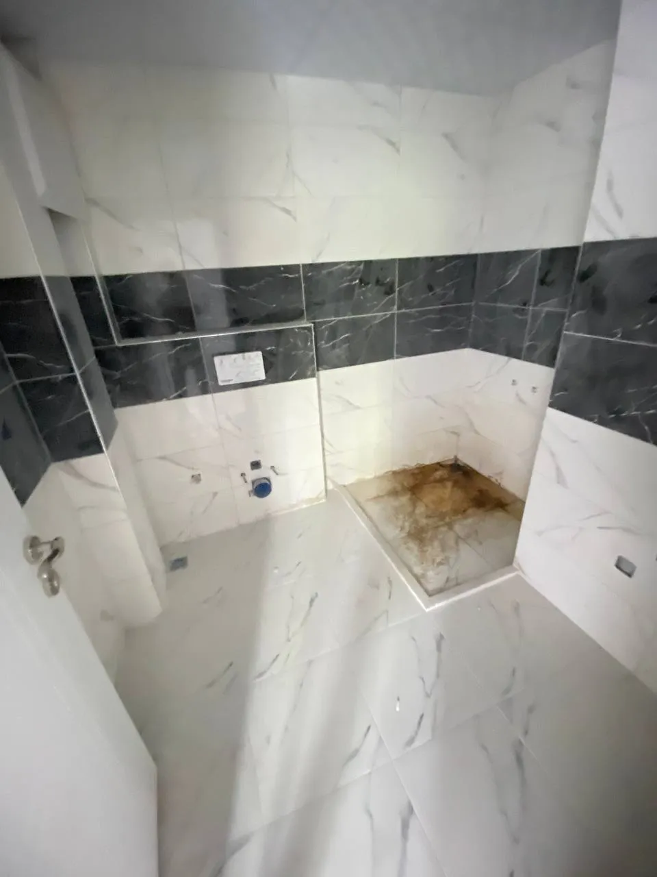 DEVELİ POLAT GAYRİMENKUL- ÇARŞI MERKEZE YAKIN KİRALIK SIFIR GENİŞ 2+1 DAİRE