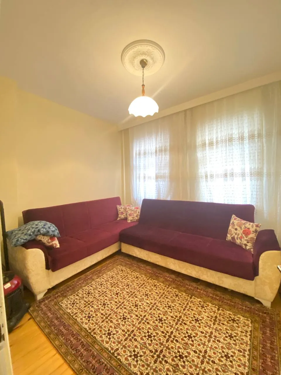 DEVELİ POLAT GAYRİMENKUL-CAMİCEDİT MAH. PAZAR ALTINDA SATILIK BAKIMLI DAİRE