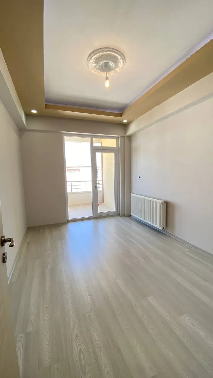 DEVELİ POLAT GAYRİMENKUL - ADLİYE İLERİSİ KİRALIK BAKIMLI DAİRE