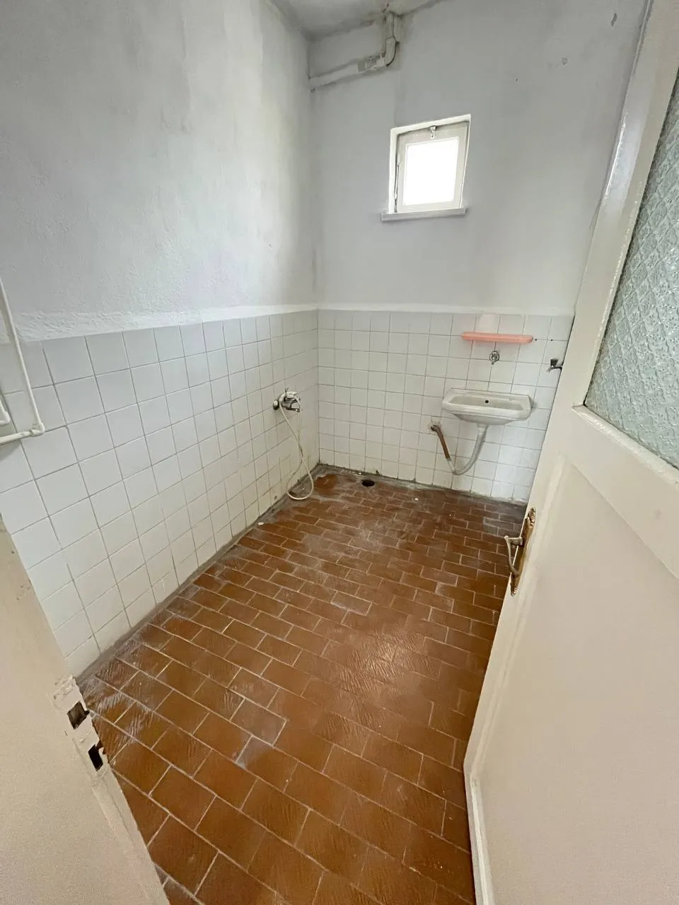 DEVELİ POLAT GAYRİMENKUL-AŞAĞIEVEREK MAH. SATILIK ARA KAT SOBALI DAİRE