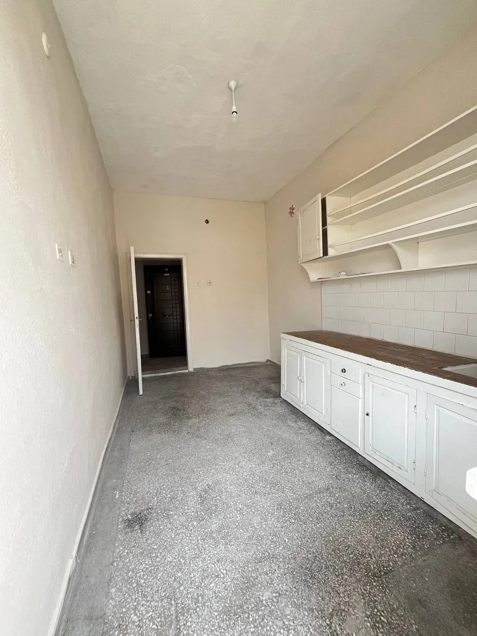 DEVELİ POLAT GAYRİMENKUL-AŞAĞIEVEREK MAH. SATILIK ARA KAT SOBALI DAİRE
