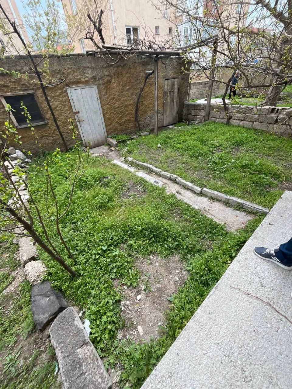 DEVELİ POLAT GAYRİMENKUL-AŞAĞIEVEREK MAH. SATILIK ARA KAT SOBALI DAİRE