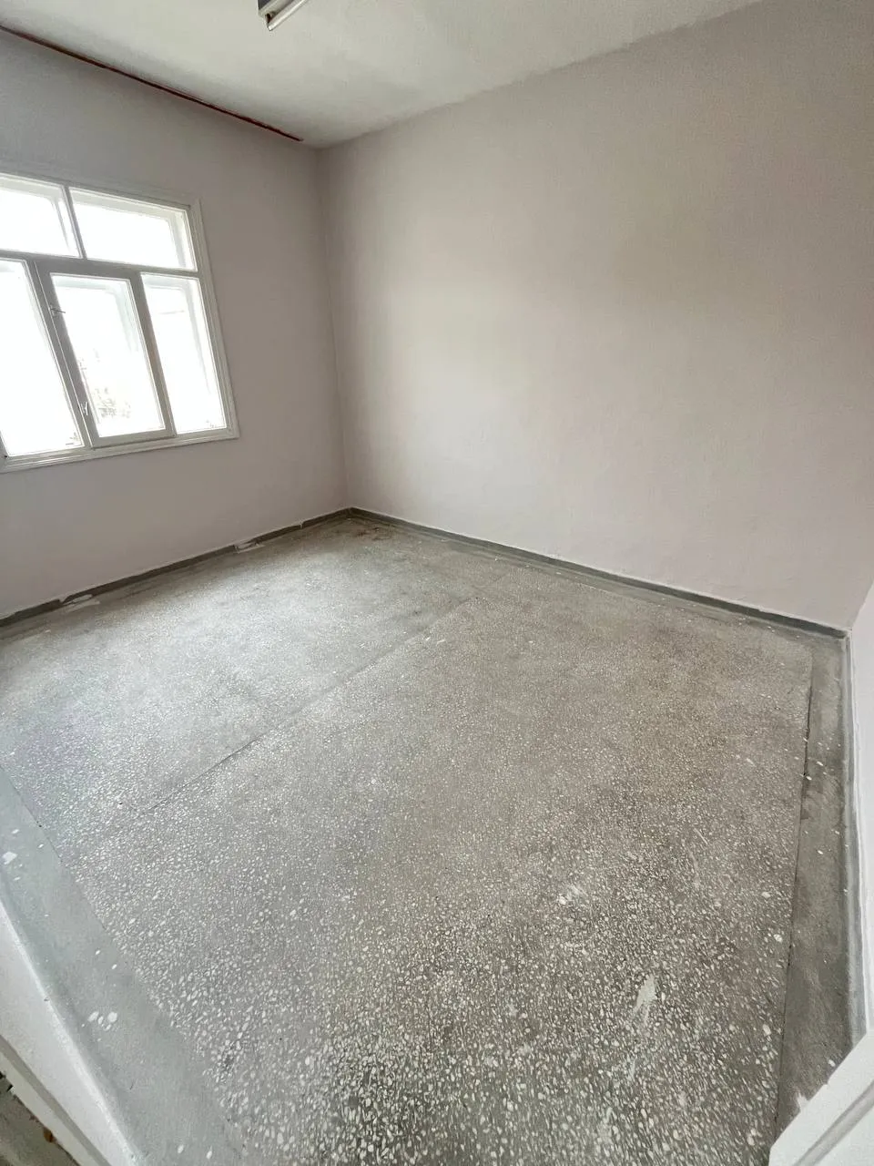 DEVELİ POLAT GAYRİMENKUL-AŞAĞIEVEREK MAH. SATILIK ARA KAT SOBALI DAİRE