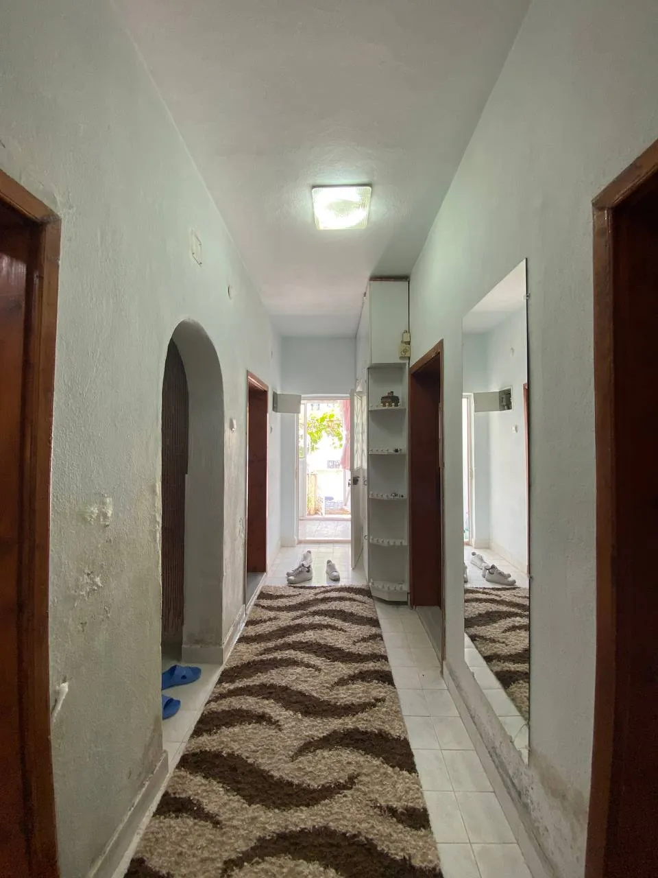 DEVELİ POLAT GAYRİMENKUL-AŞIK SEYRANİ MAH. .335 M2 ARSA İÇERİSİNDE SATILIK MÜSTAKİL EV