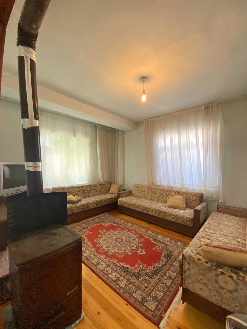 DEVELİ POLAT GAYRİMENKUL-AŞIK SEYRANİ MAH. .335 M2 ARSA İÇERİSİNDE SATILIK MÜSTAKİL EV