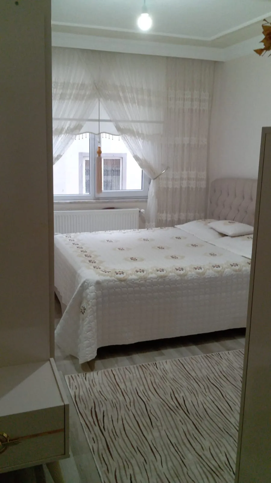 DEVELİ POLAT GAYRİMENKUL-AŞIK SEYRANİ MAH. ANAYOL ÜZERİ SATILIK BAKIMLI DAİRE