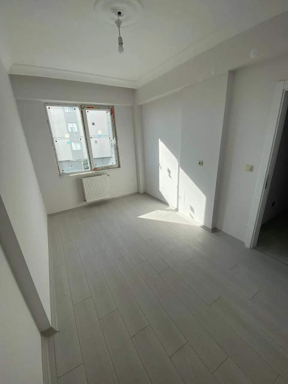 DEVELİ POLAT GAYRİMENKUL - AŞIK SEYRANİ MAH. ANAYOL ÜZERİ SATILIK SIFIR LÜX DAİRE