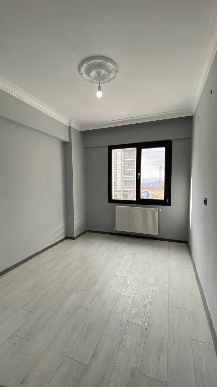 DEVELİ POLAT GAYRİMENKUL - AŞIK SEYRANİ MAH CADDE ÜZERİNDE SATILIK LÜX 2+1 DAİRELER