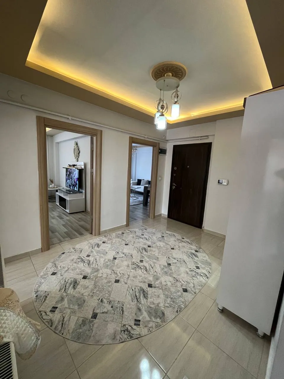 DEVELİ POLAT GAYRİMENKUL-AŞIK SEYRANİ MAH. CEZA EVİ İLERİSİNDE SATILIK GENİŞ BAKIMLI DAİRE