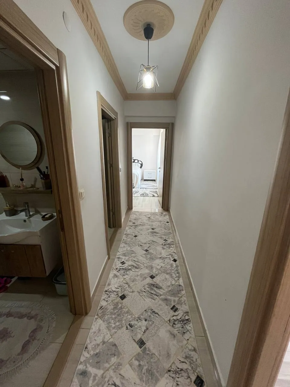 DEVELİ POLAT GAYRİMENKUL-AŞIK SEYRANİ MAH. CEZA EVİ İLERİSİNDE SATILIK GENİŞ BAKIMLI DAİRE