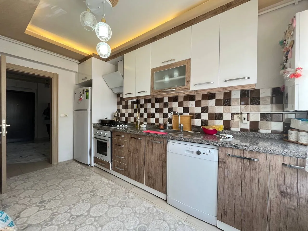 DEVELİ POLAT GAYRİMENKUL-AŞIK SEYRANİ MAH. CEZA EVİ İLERİSİNDE SATILIK GENİŞ BAKIMLI DAİRE