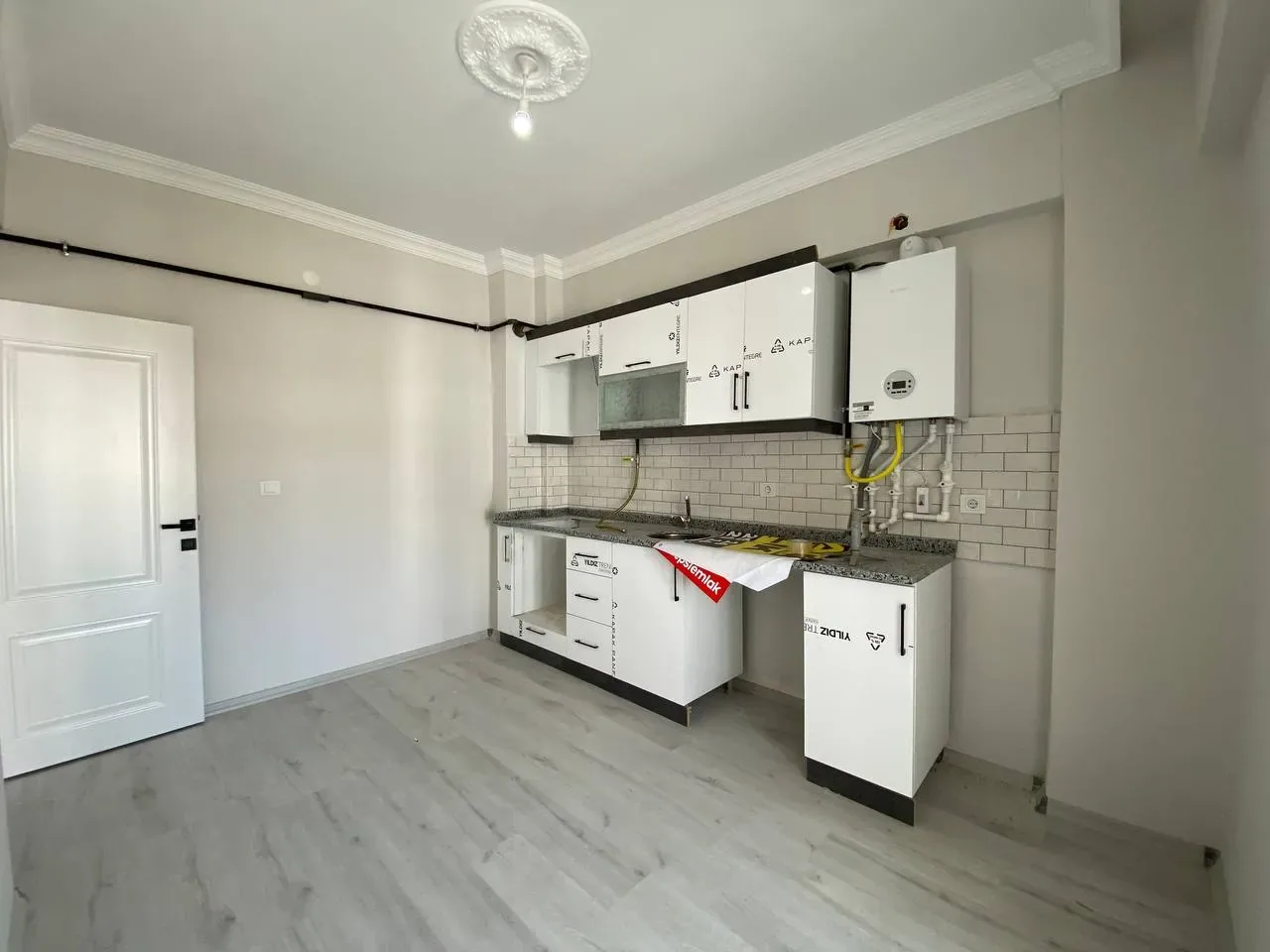 DEVELİ POLAT GAYRİMENKUL-AŞIK SEYRANİ MAH. KİRALIK SIFIR DAİRE