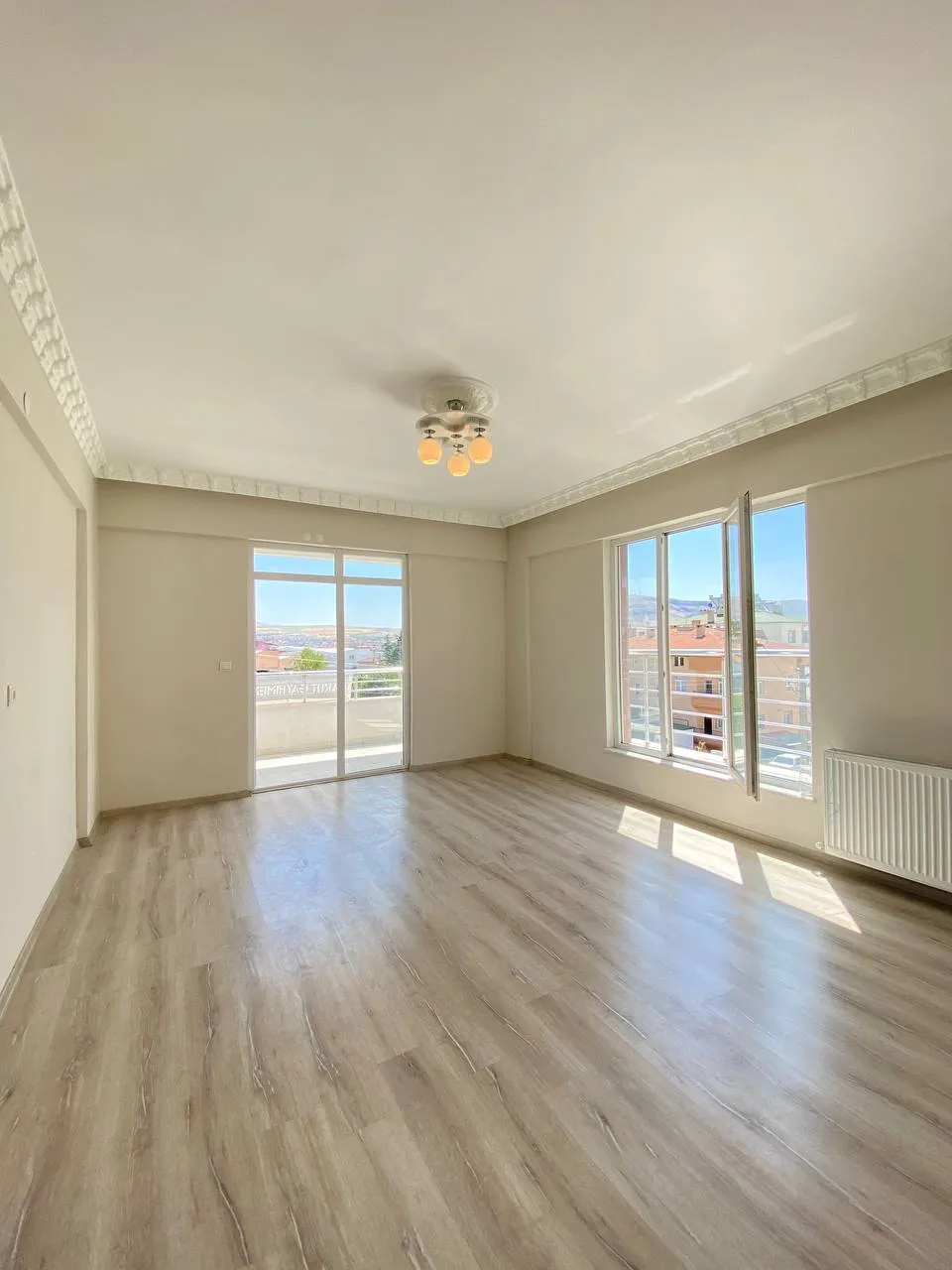 DEVELİ POLAT GAYRİMENKUL - AŞIK SEYRANİ MAH. SATILIK BAKIMLI FIRSAT DAİRE