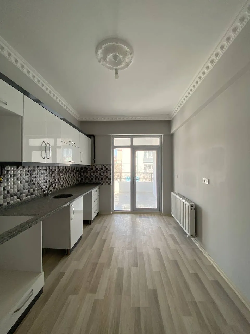 DEVELİ POLAT GAYRİMENKUL-AŞIK SEYRANİ MAH. SATILIK BAKIMLI TEMİZ DAİRE