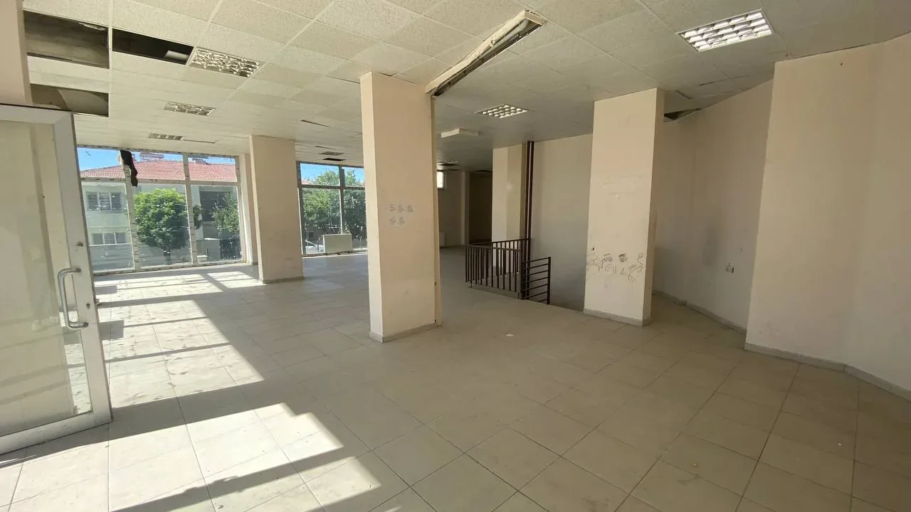 DEVELİ POLAT GAYRİMENKUL - AŞIK SEYRANİ MAH. SATILIK GENİŞ DÜKKAN