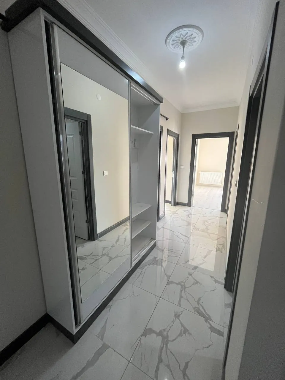 DEVELİ POLAT GAYRİMENKUL -BAHÇELİEVLER CADDE ÜZERİNDE SATILIK LÜX SIFIR DAİRE