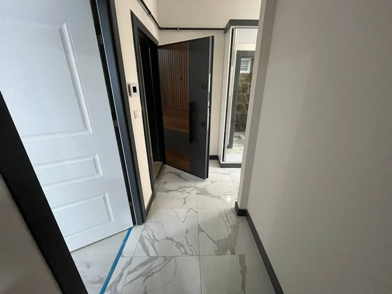DEVELİ POLAT GAYRİMENKUL -BAHÇELİEVLER CADDE ÜZERİNDE SATILIK LÜX SIFIR DAİRE