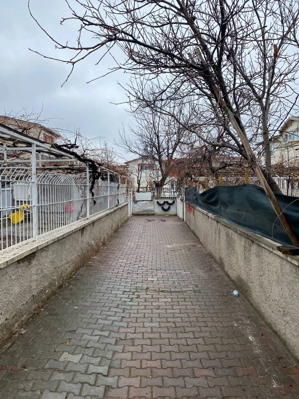 DEVELİ POLAT GAYRİMENKUL-BAHÇELİEVLER MAH. 780 M2 ARSA İÇERİSİNDE SATILIK MÜSTAKİL EV