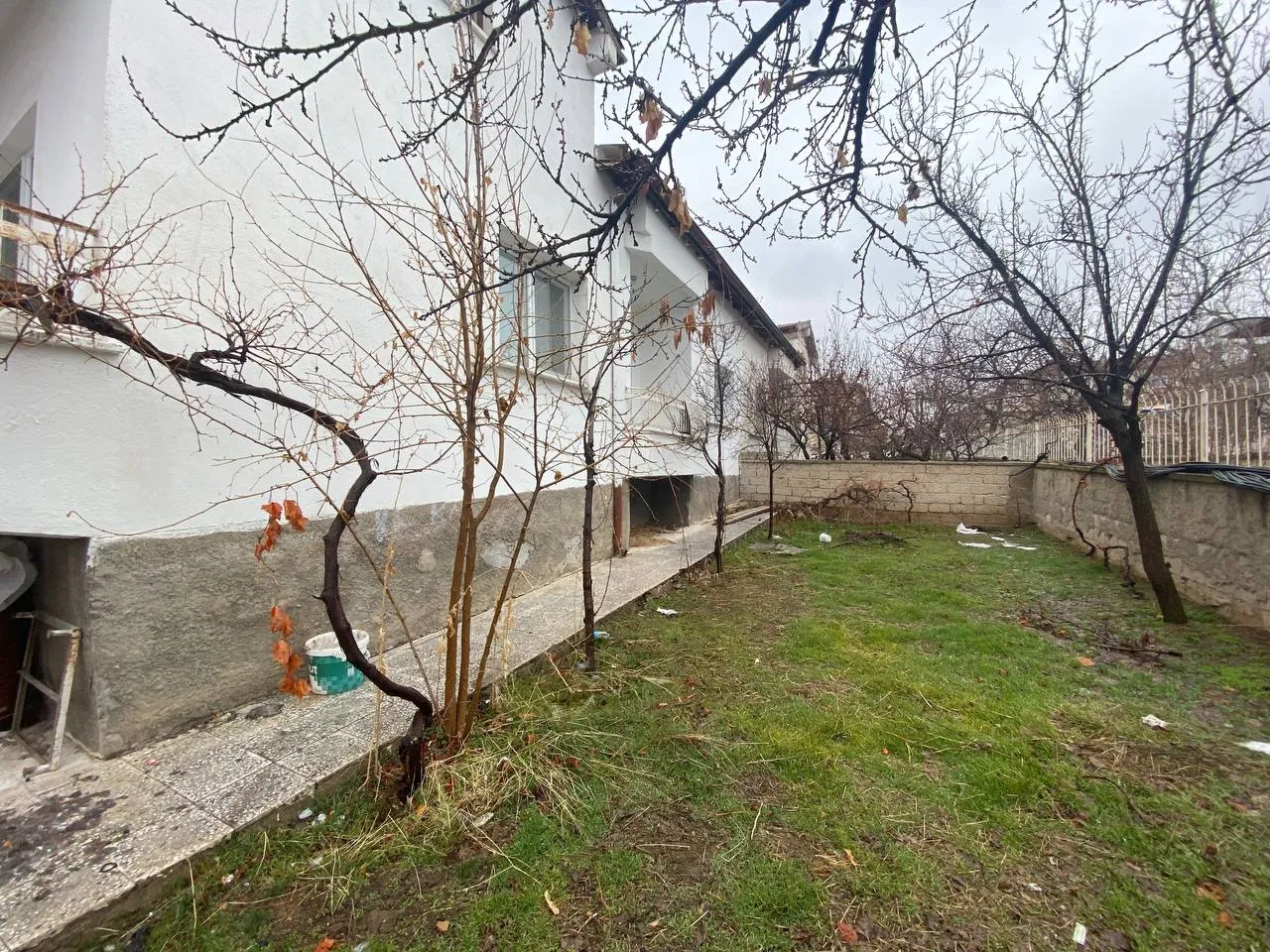 DEVELİ POLAT GAYRİMENKUL-BAHÇELİEVLER MAH. 780 M2 ARSA İÇERİSİNDE SATILIK MÜSTAKİL EV