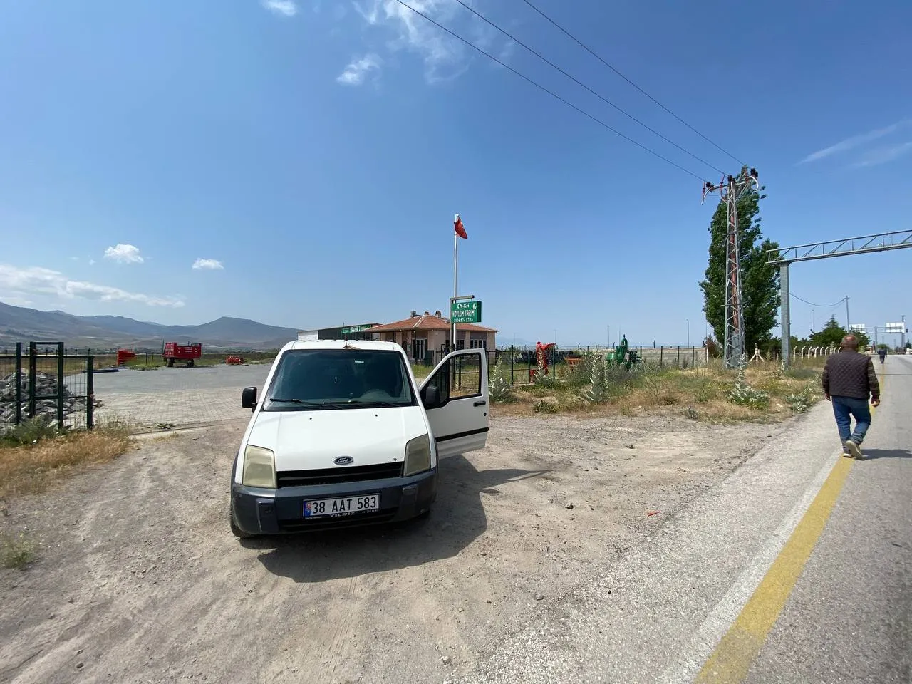 DEVELİ POLAT GAYRİMENKUL-BAHÇELİEVLER MAH. ANAYOL ÜZERİ KOMPLE SATILIK İŞ YERİ