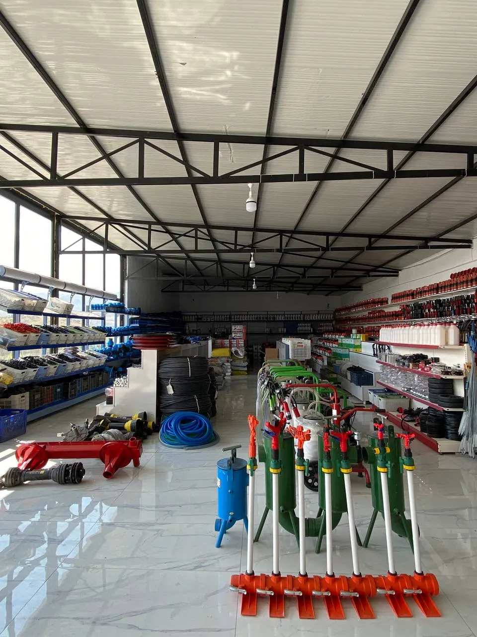 DEVELİ POLAT GAYRİMENKUL-BAHÇELİEVLER MAH. ANAYOL ÜZERİ KOMPLE SATILIK İŞ YERİ