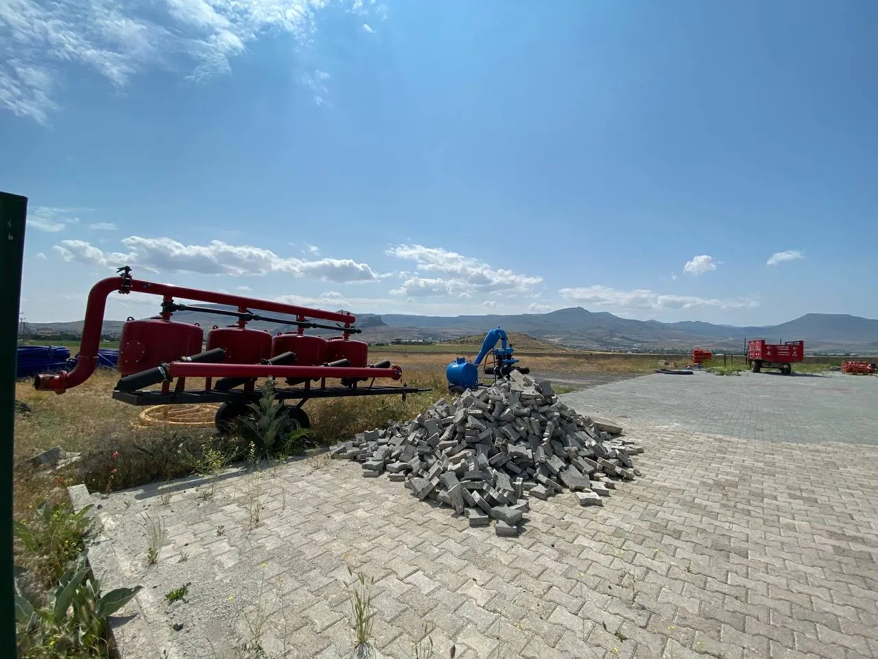 DEVELİ POLAT GAYRİMENKUL-BAHÇELİEVLER MAH. ANAYOL ÜZERİ KOMPLE SATILIK İŞ YERİ