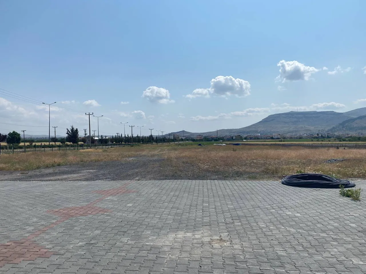 DEVELİ POLAT GAYRİMENKUL-BAHÇELİEVLER MAH. ANAYOL ÜZERİ KOMPLE SATILIK İŞ YERİ