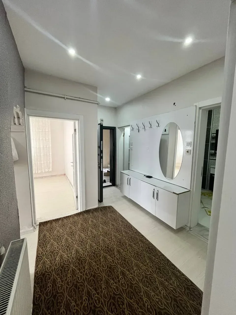 DEVELİ POLAT GAYRİMENKUL - BAHÇELİEVLER MAH. İÇİ KOMPLE YAPILI KAÇMAZ SATILIK DAİRE