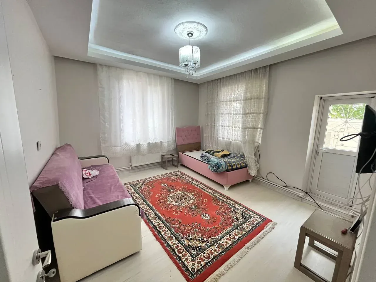 DEVELİ POLAT GAYRİMENKUL - BAHÇELİEVLER MAH. İÇİ KOMPLE YAPILI KAÇMAZ SATILIK DAİRE