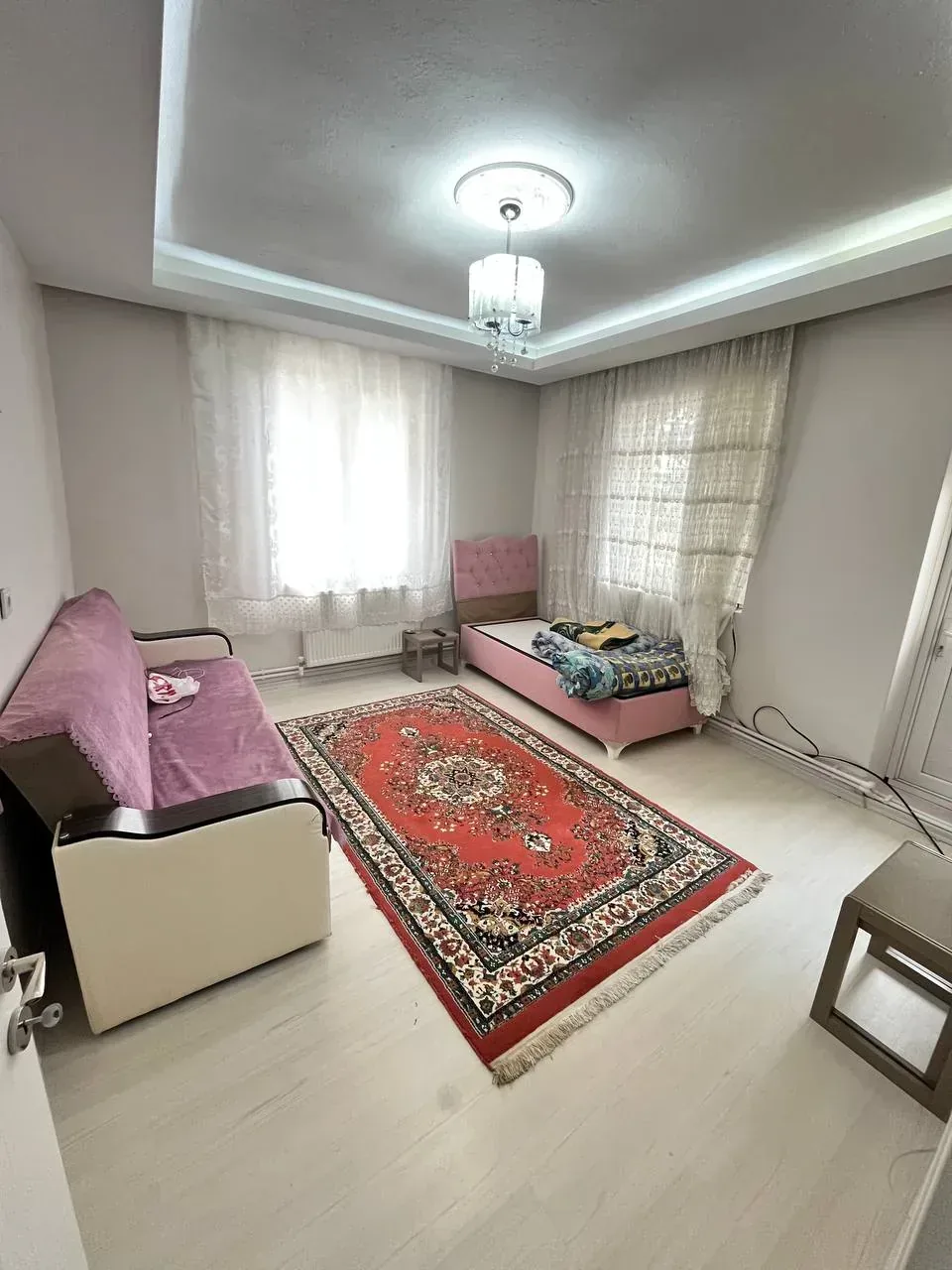 DEVELİ POLAT GAYRİMENKUL - BAHÇELİEVLER MAH. İÇİ KOMPLE YAPILI KAÇMAZ SATILIK DAİRE