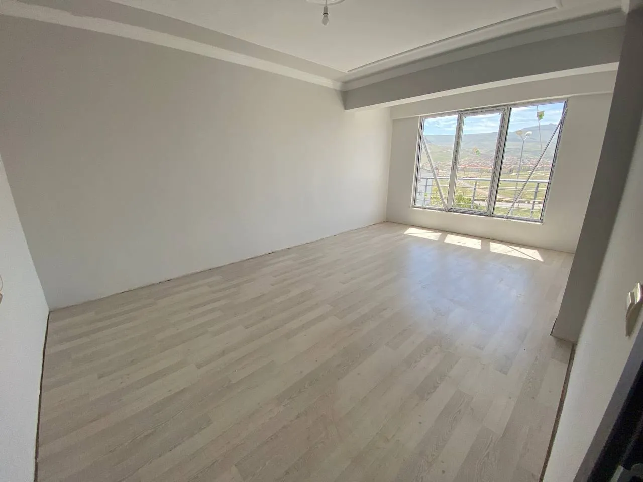 DEVELİ POLAT GAYRİMENKUL - BAHÇELİEVLER MAH. KİRALIK SIFIR DAİRE