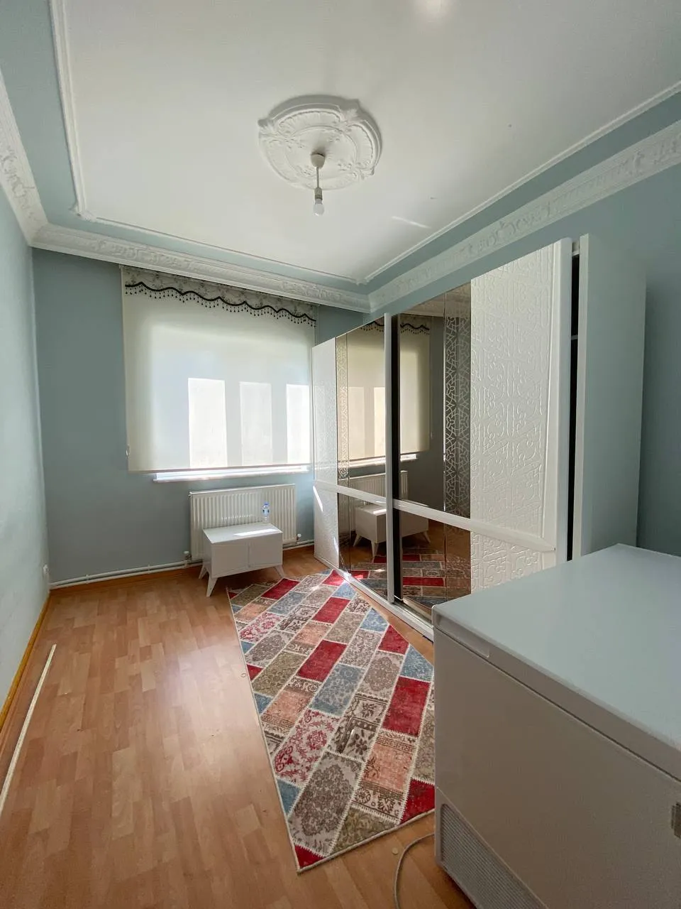 DEVELİ POLAT GAYRİMENKUL - BAHÇELİEVLER MAH SATILIK ARA KAT MASRAFSIZ 2+1 DAİRE