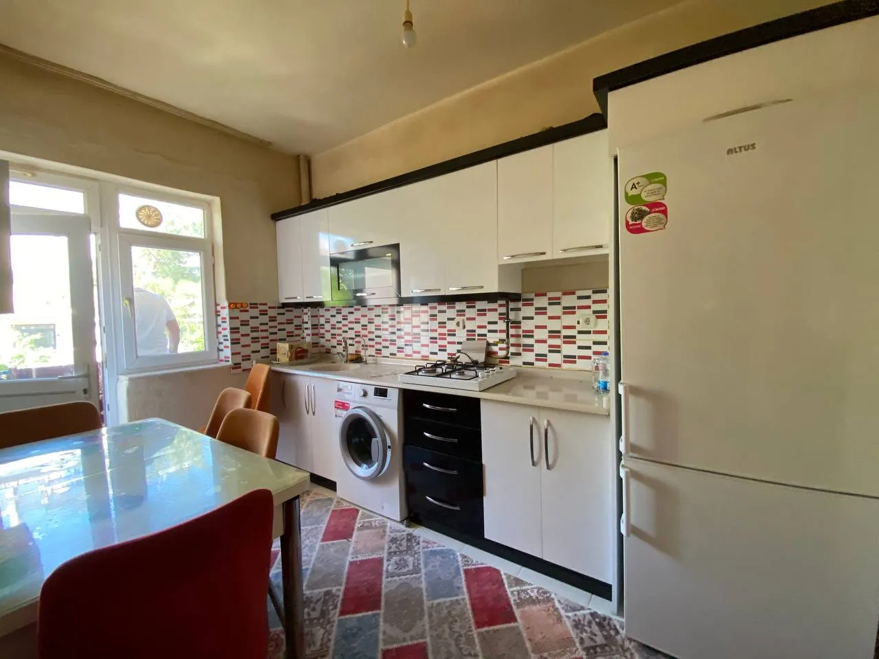 DEVELİ POLAT GAYRİMENKUL - BAHÇELİEVLER MAH SATILIK ARA KAT MASRAFSIZ 2+1 DAİRE