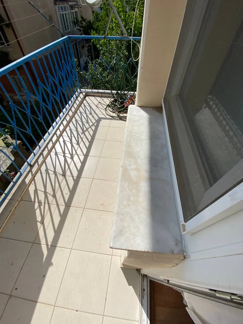 DEVELİ POLAT GAYRİMENKUL - BAHÇELİEVLER MAH SATILIK ARA KAT MASRAFSIZ 2+1 DAİRE