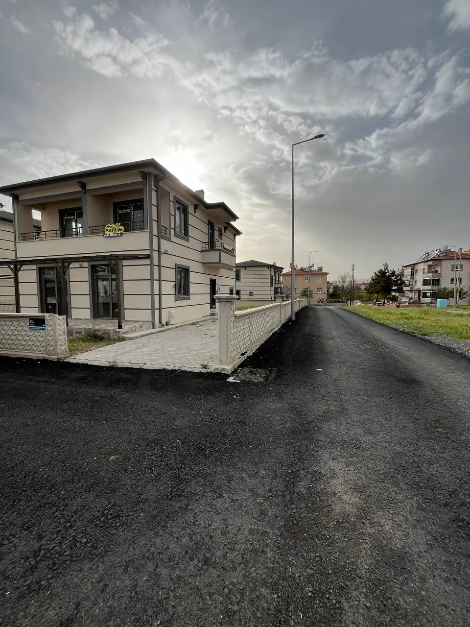 DEVELİ POLAT GAYRİMENKUL-BAHÇELİEVLER MAH. SATILIK ULTRA LÜX VİLLA