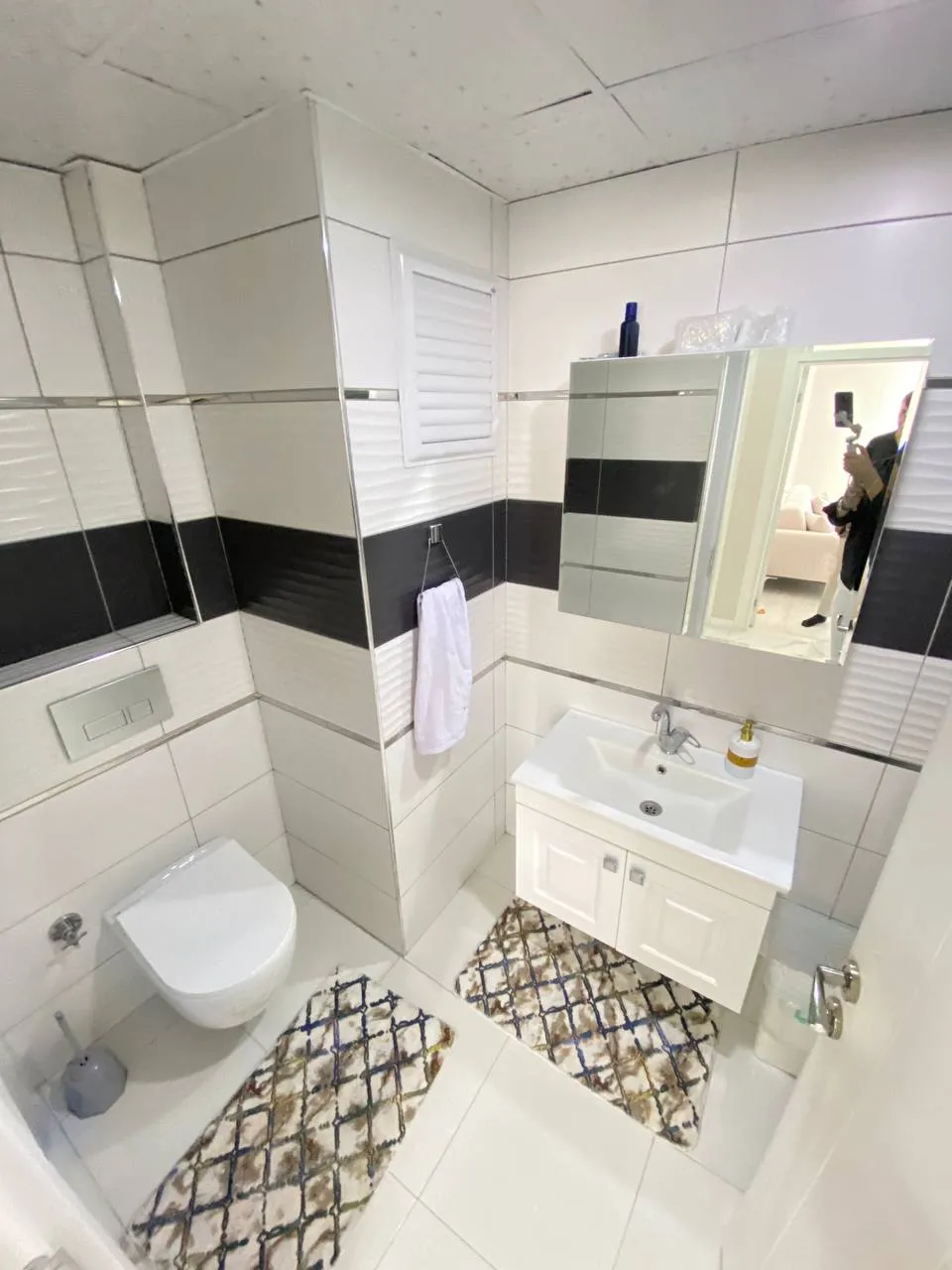 DEVELİ POLAT GAYRİMENKUL - CAMİCEDİT MAH. PAZAR ALTINDA SATILIK DOLU DOLU DAİRE