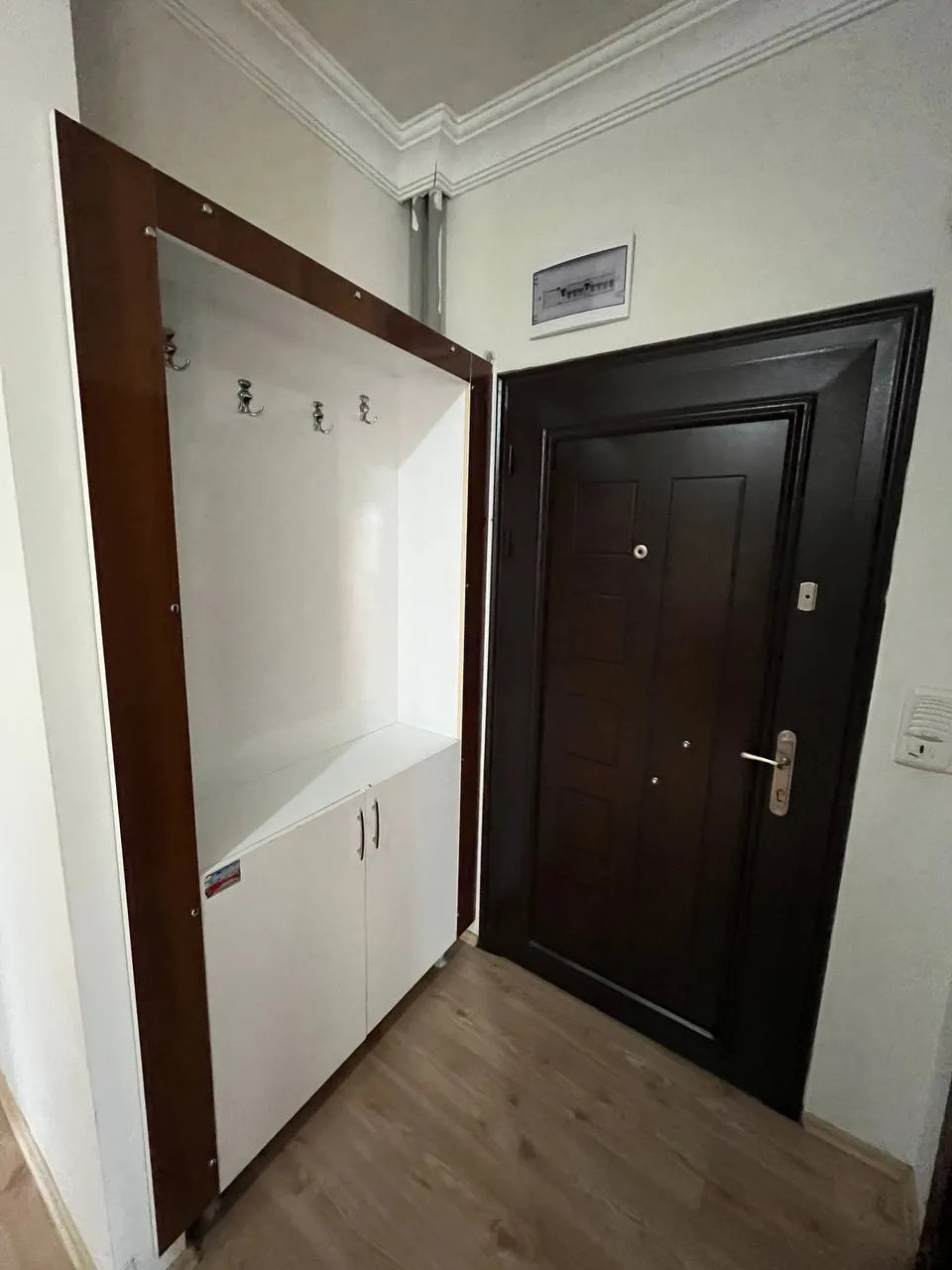 DEVELİ POLAT GAYRİMENKUL - ÇARŞI MERKEZDE ARA KAT KİRALIK DAİRE