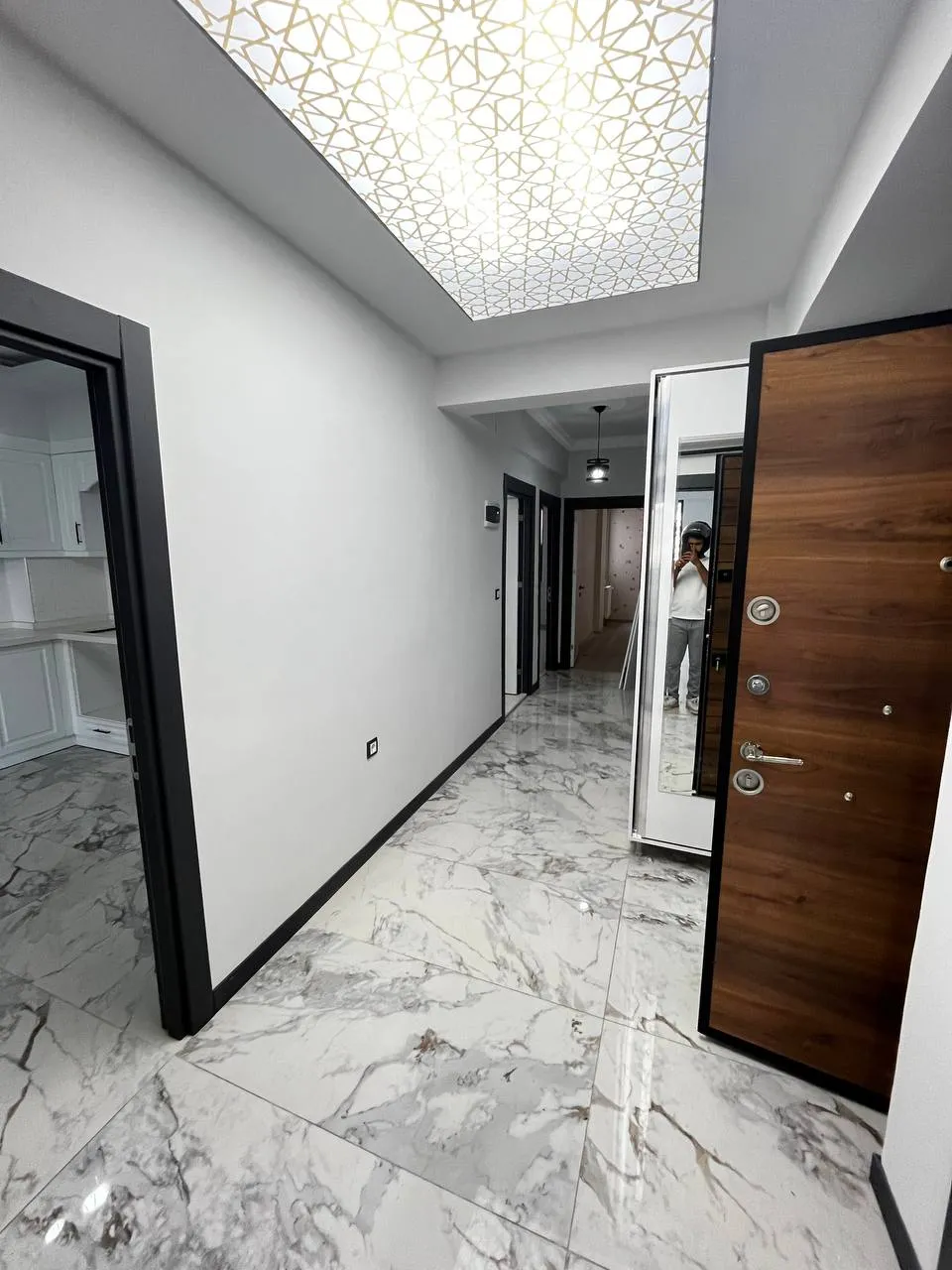 DEVELİ POLAT GAYRİMENKUL -  ÇARŞI MERKEZDE CADDE ÜZERİNDE SATILIK 3+1 FIRSAT LÜX DAİRE
