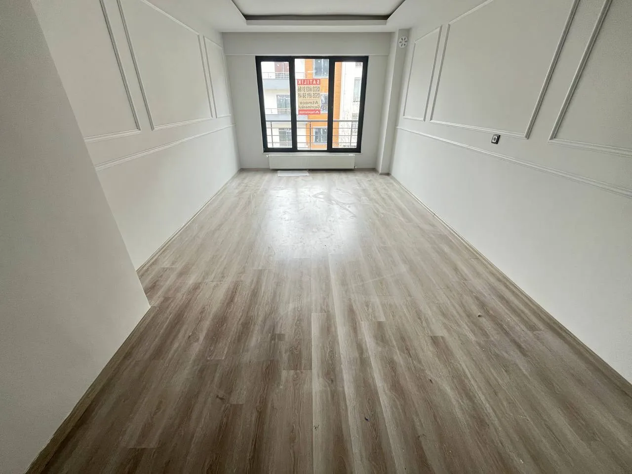 DEVELİ POLAT GAYRİMENKUL - ÇARŞI MERKEZDE CADDE ÜZERİNDE SATILIK 3+1 LÜX DAİRE