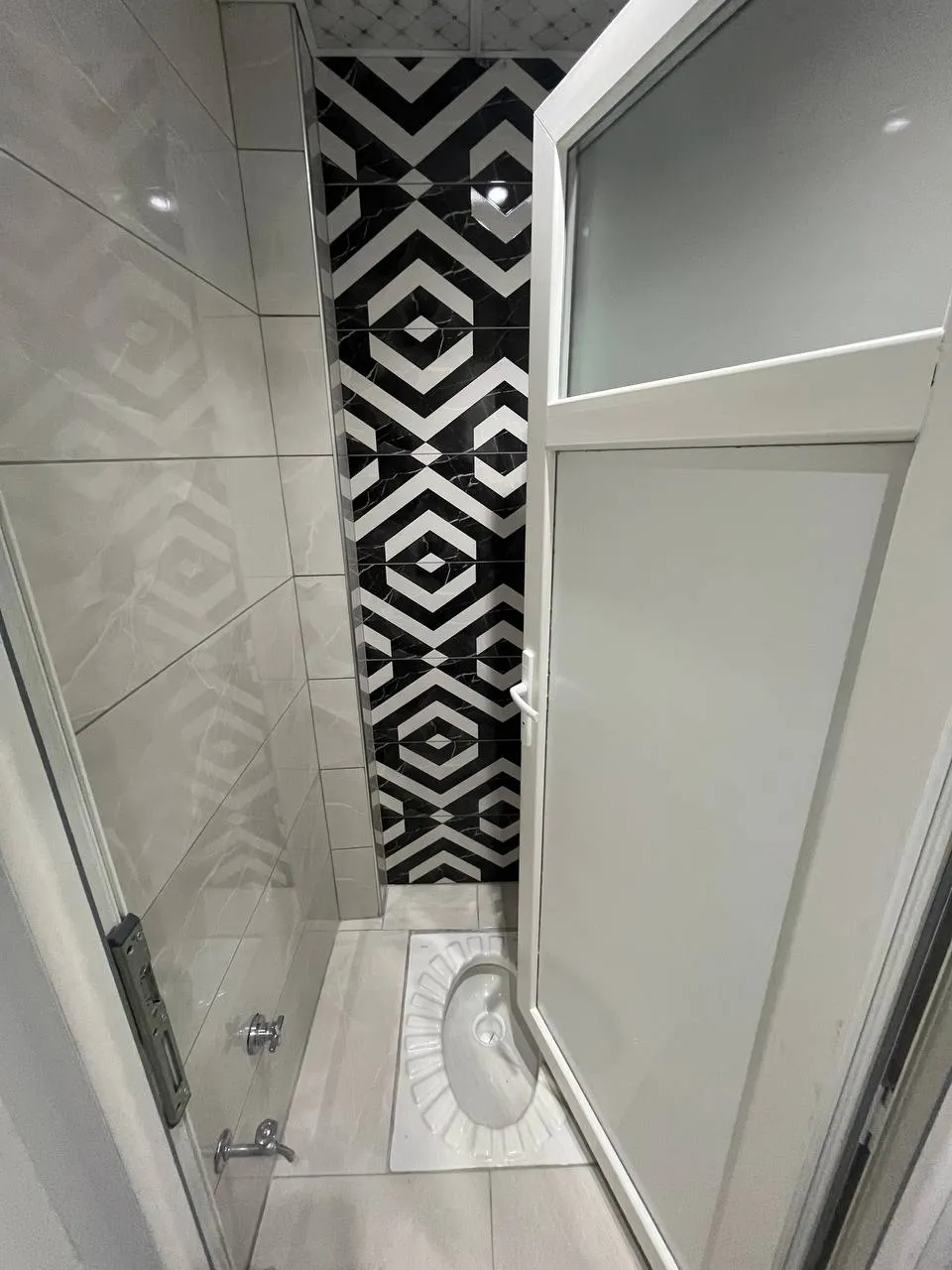 DEVELİ POLAT GAYRİMENKUL - ÇARŞI MERKEZDE CADDE ÜZERİNDE SATILIK 3+1 LÜX DAİRE