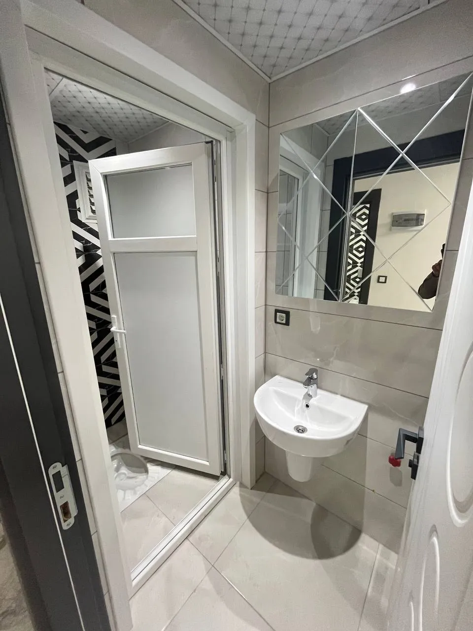 DEVELİ POLAT GAYRİMENKUL - ÇARŞI MERKEZDE CADDE ÜZERİNDE SATILIK 3+1 LÜX DAİRE