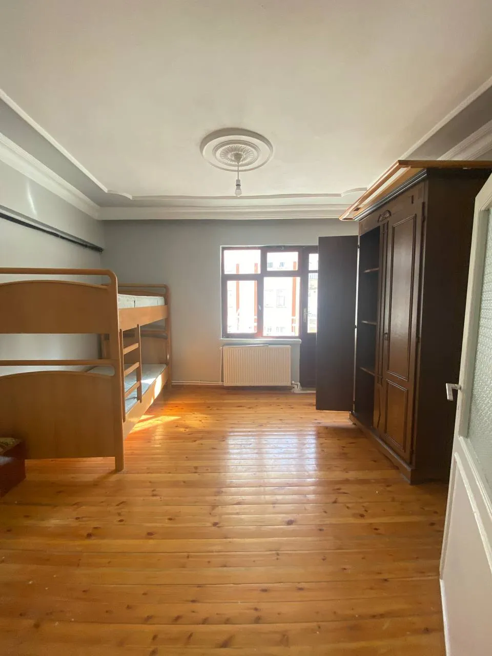 DEVELİ POLAT GAYRİMENKUL - ÇARŞI MERKEZDE EŞYALI KİRALIK DAİRE