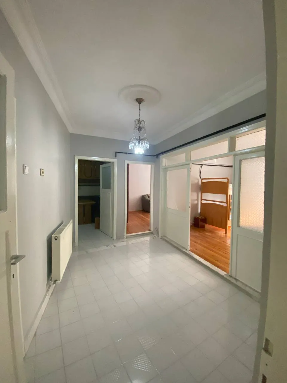 DEVELİ POLAT GAYRİMENKUL - ÇARŞI MERKEZDE EŞYALI KİRALIK DAİRE