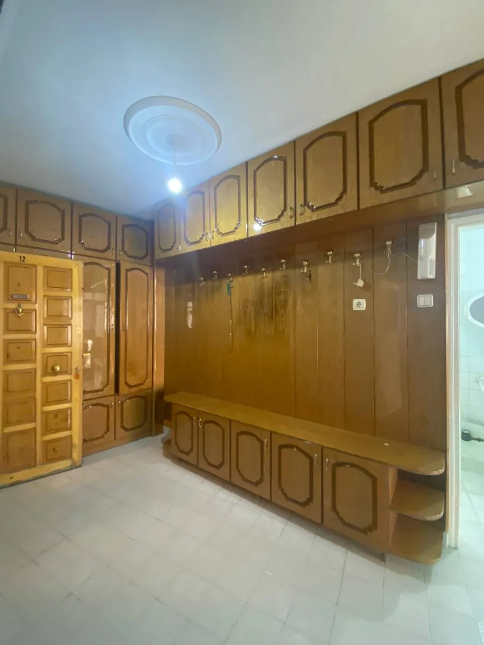 DEVELİ POLAT GAYRİMENKUL - ÇARŞI MERKEZDE EŞYALI KİRALIK DAİRE