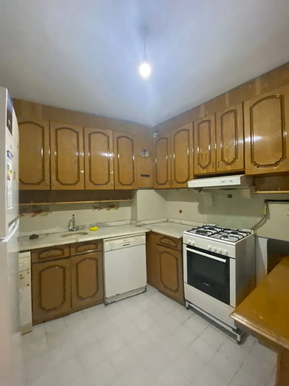 DEVELİ POLAT GAYRİMENKUL - ÇARŞI MERKEZDE EŞYALI KİRALIK DAİRE