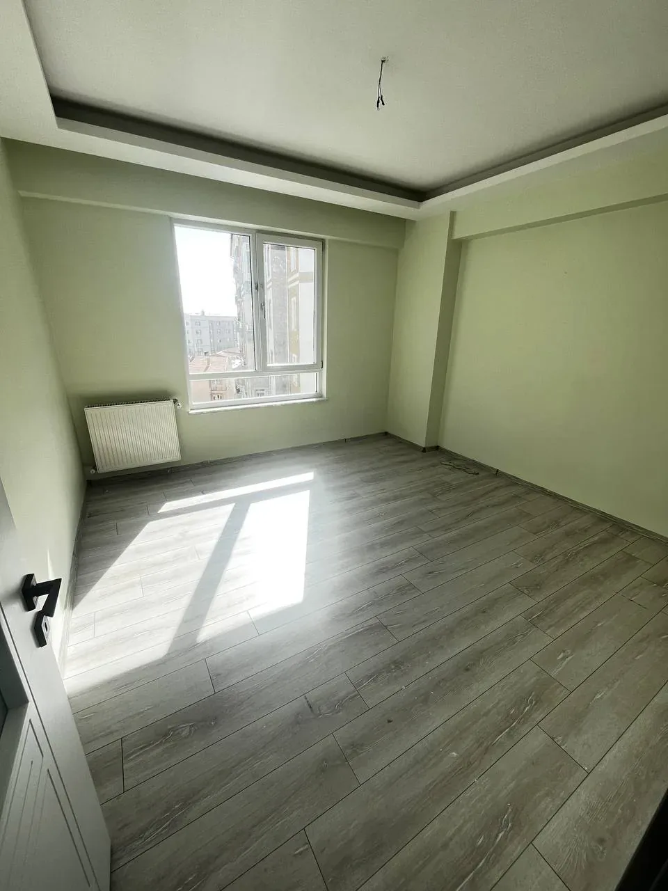 DEVELİ POLAT GAYRİMENKUL - ÇARŞI MERKEZDE GENİŞ KİRALIK DAİRE