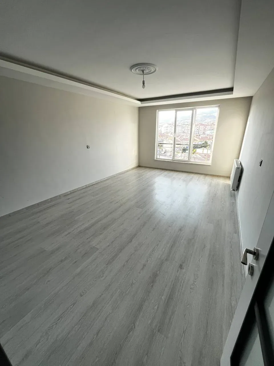 DEVELİ POLAT GAYRİMENKUL-ÇARŞI MERKEZDE KİRALIK 3 ADET DAİRE