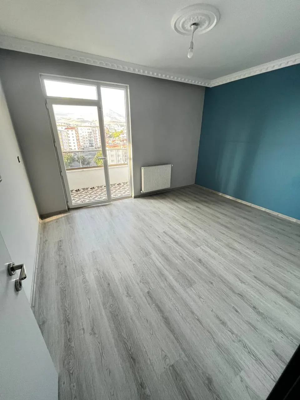 DEVELİ POLAT GAYRİMENKUL-ÇARŞI MERKEZDE KİRALIK 3 ADET DAİRE
