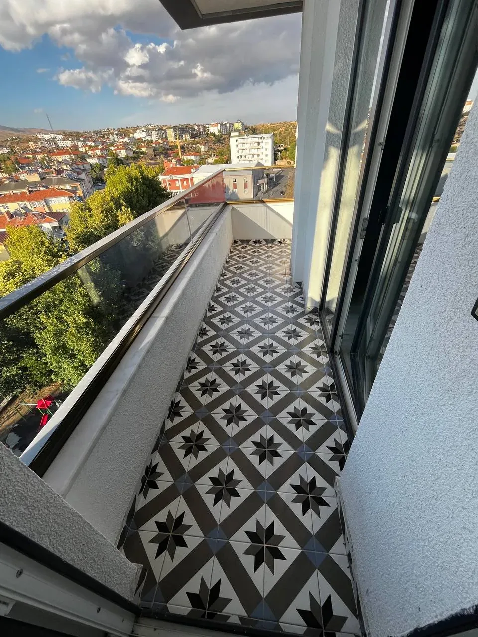 DEVELİ POLAT GAYRİMENKUL-ÇARŞI MERKEZDE KİRALIK 3 ADET DAİRE